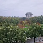 Beautiful Flat Overlooking A Great Park