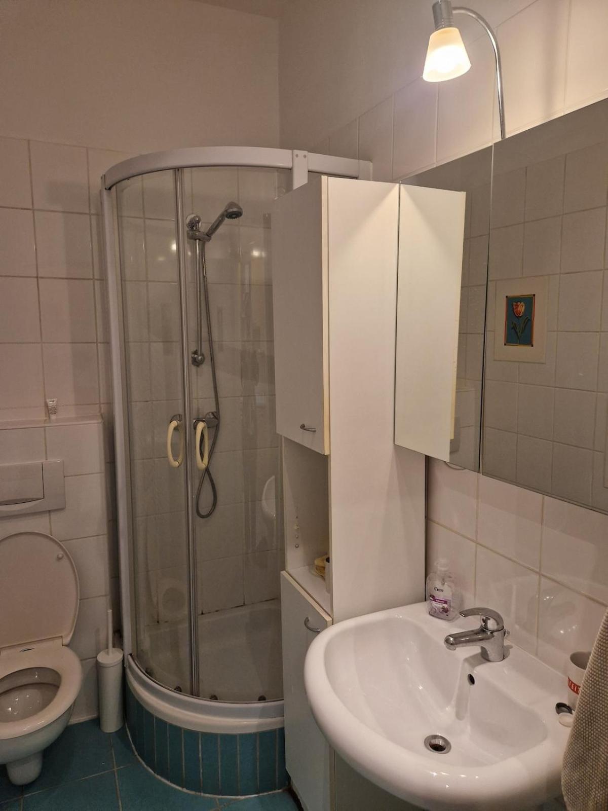 Beautiful Flat Overlooking A Great Park *