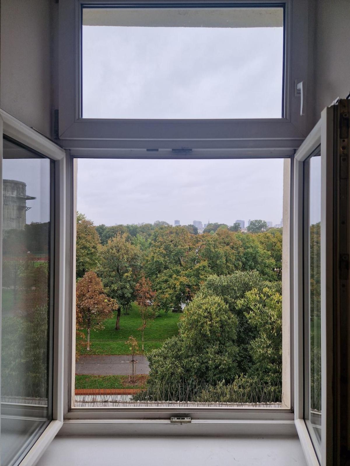 Beautiful Flat Overlooking A Great Park Apartment *